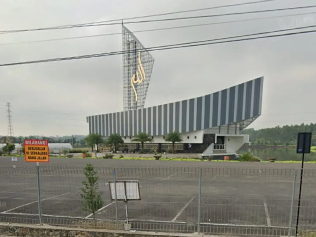 Masjid Al-Huda: The Heart of Worship in Cilacap's Urban Core